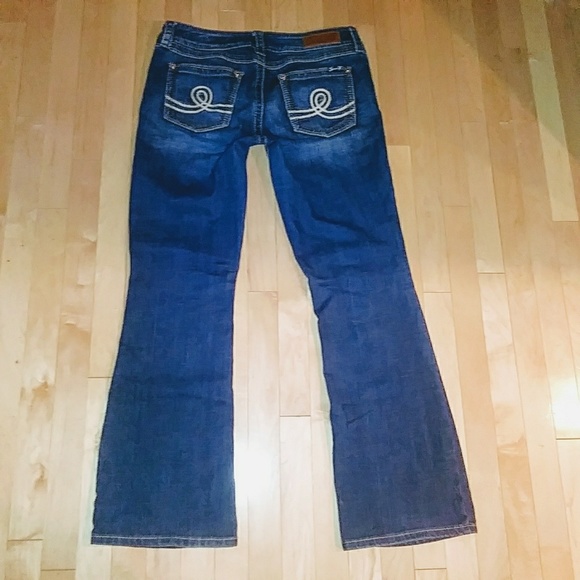 ✨Seven7 Bootcut Jeans✨ - Picture 4 of 8
